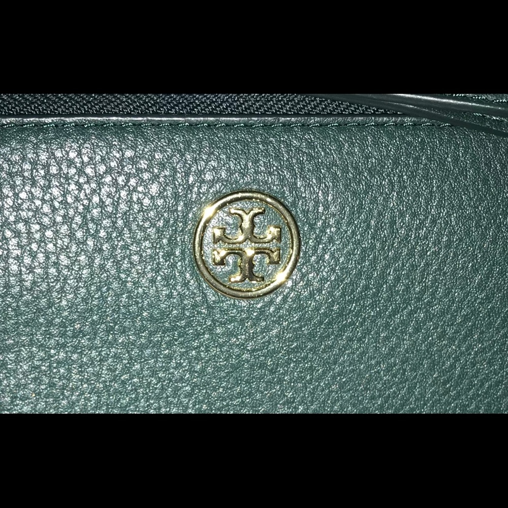 Tory Burch evergreen clutch